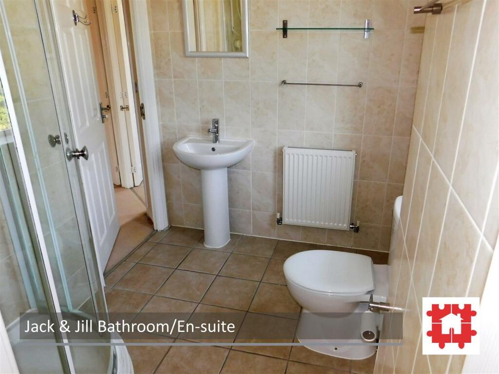 Jack &amp; Jill shower room