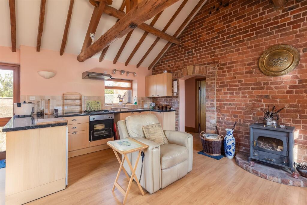 East Farm Annexe-4.jpg