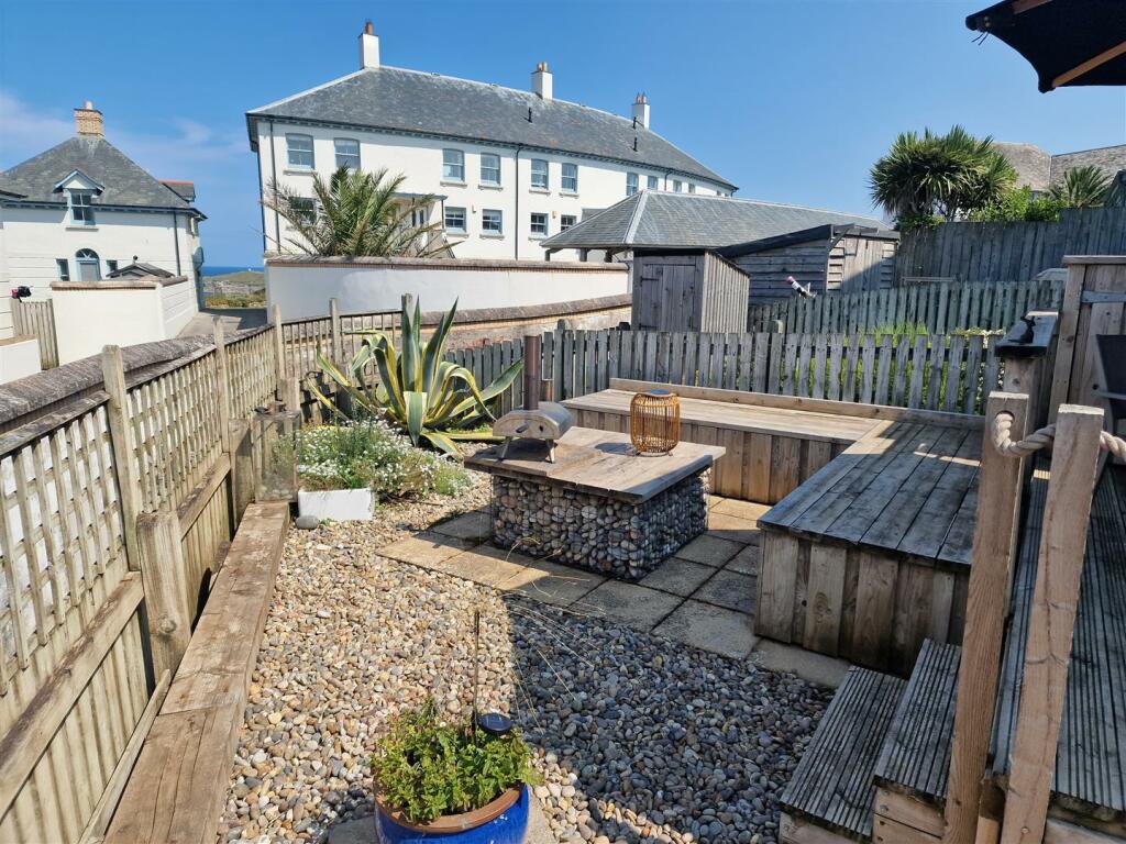 Low Maintenance Garden.