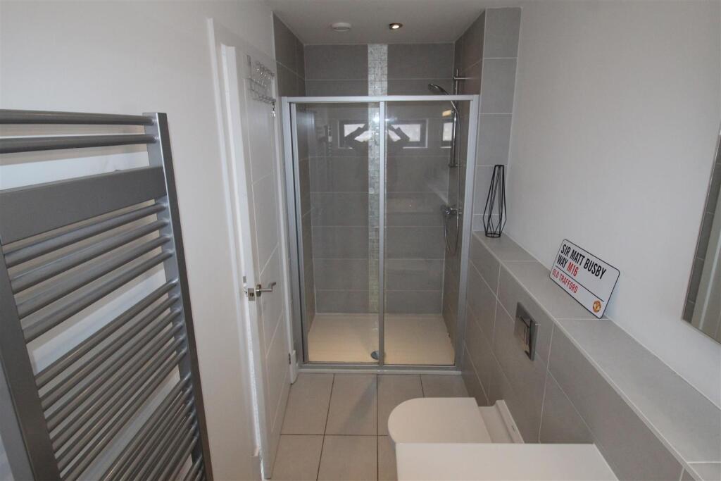 Bedroom Two En Suite 1