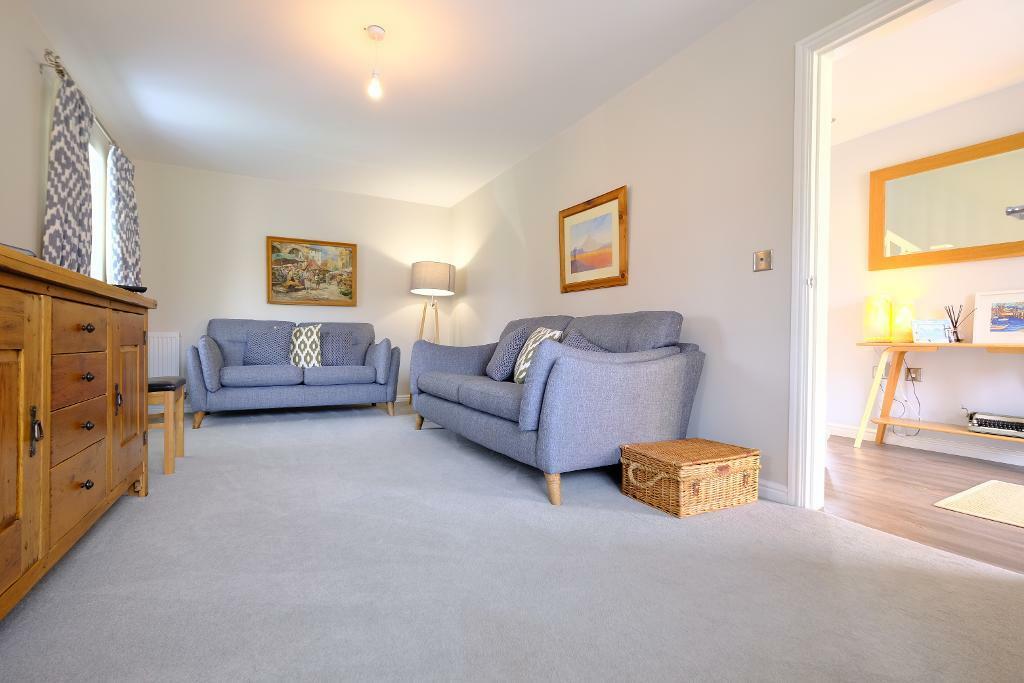 21' long sitting room
