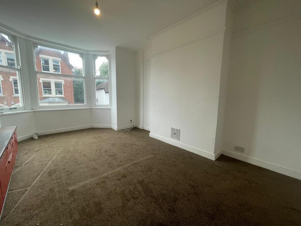 WhatsApp Image 2025-10-16 at 15.49.25 (2).jpeg