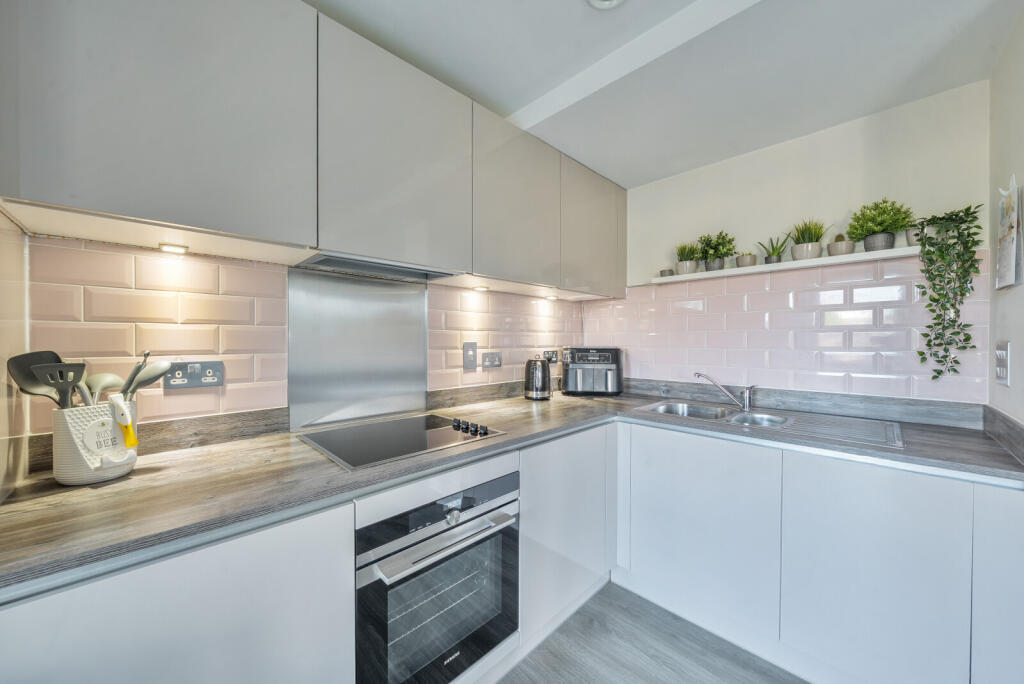 1301213-4-683970c...