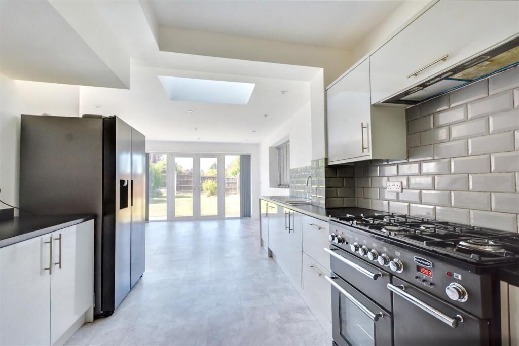 Kitchen: Dining_1.jpeg