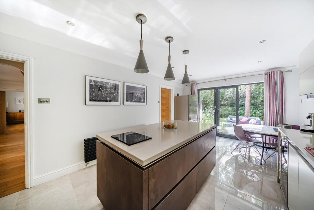 1348601-29-68bf23...