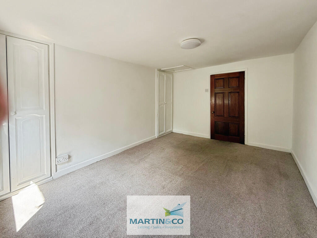 8398c8d7--4F54-A7...