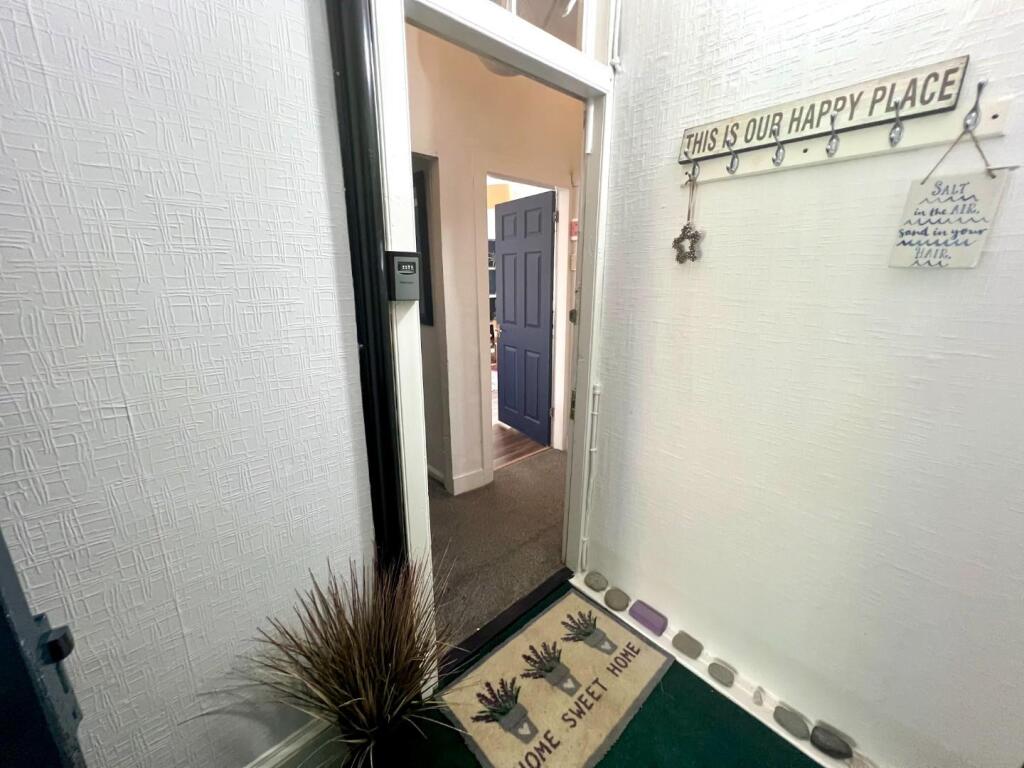Hallway (L-Shaped)