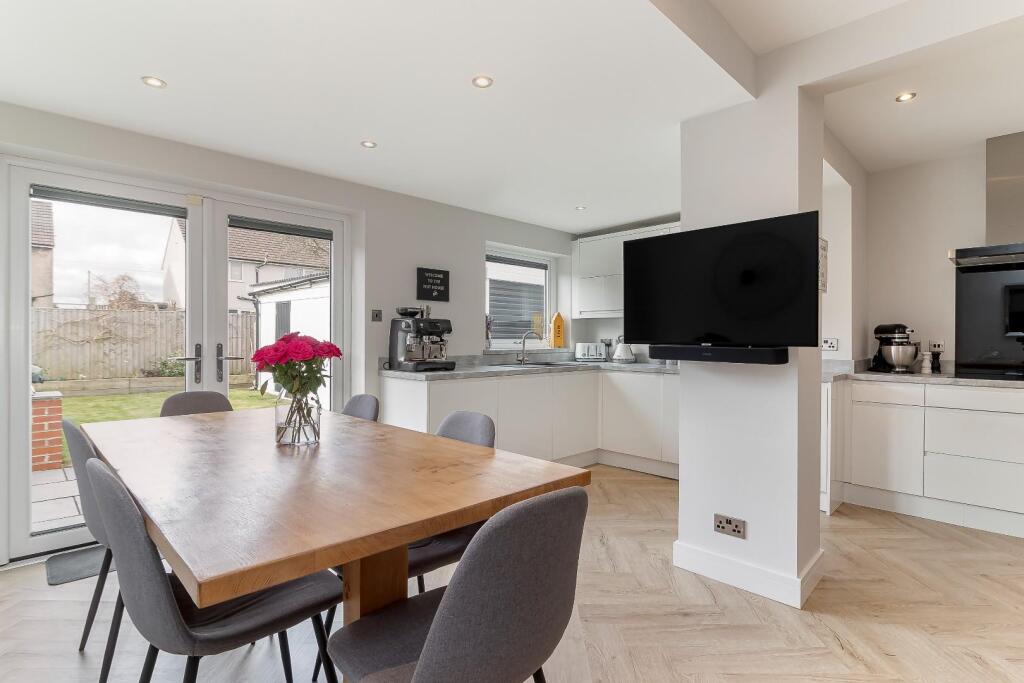 Living Dining Kitchen - E.jpg