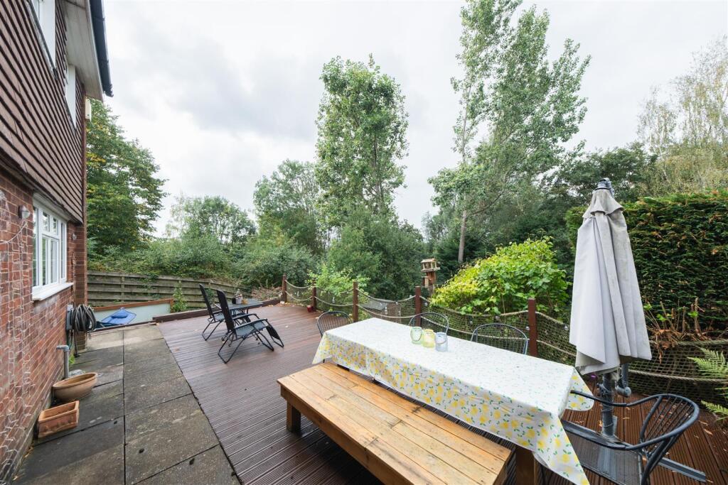 6 Warren Close-029.jpg