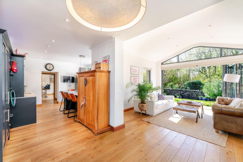 Family room &amp; Kitchen
