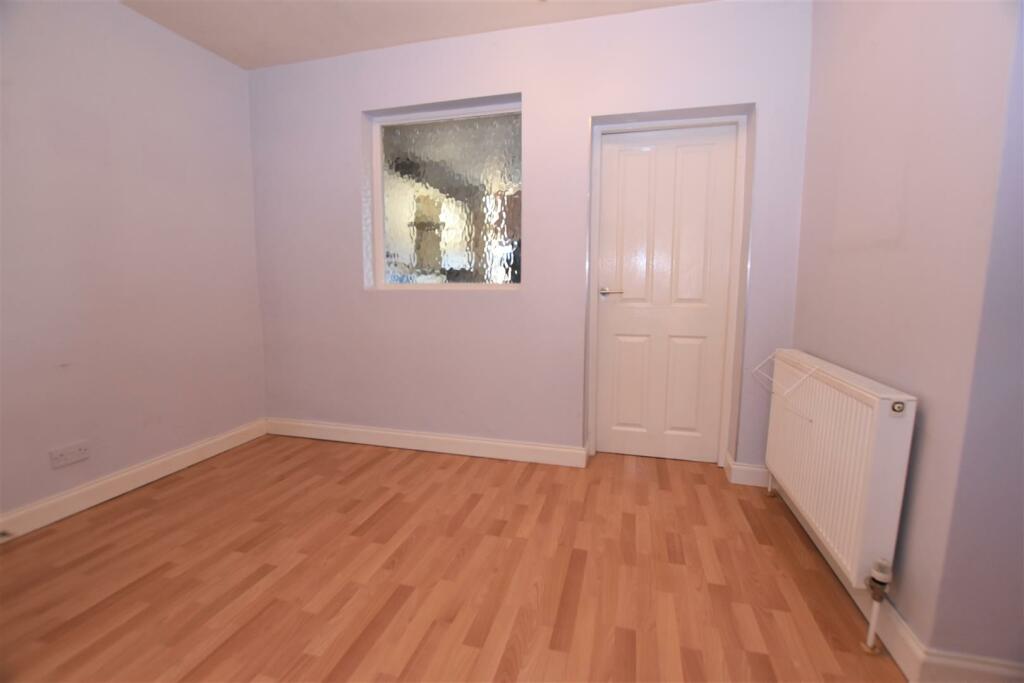 Dining Area.jpg