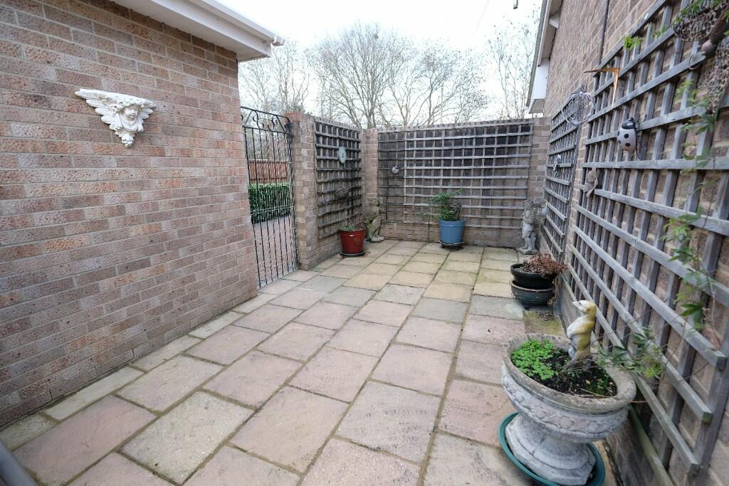 GARDEN 