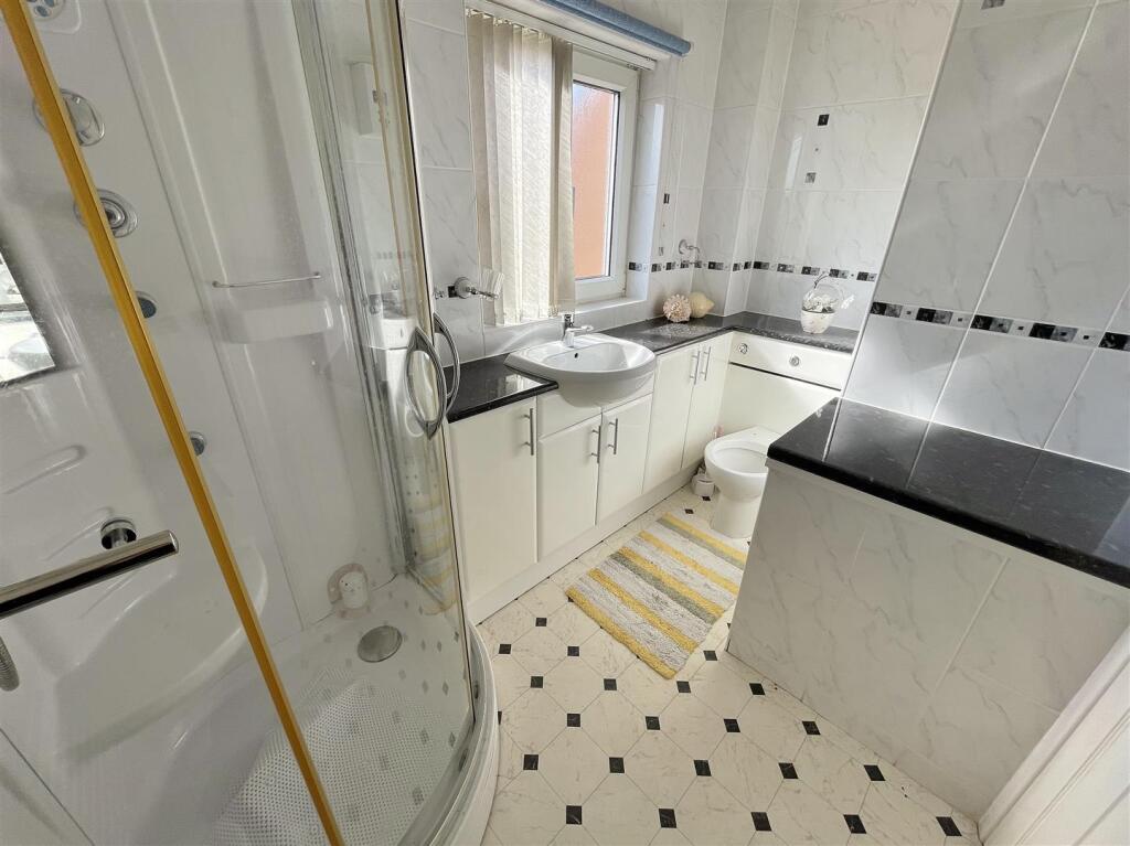 Family Shower Room