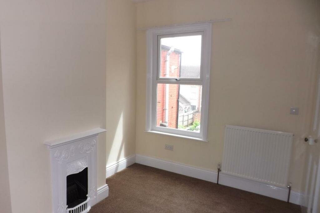 REAR BEDROOM