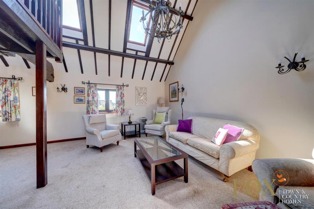 9 Holt Castle Barns (24).jpg