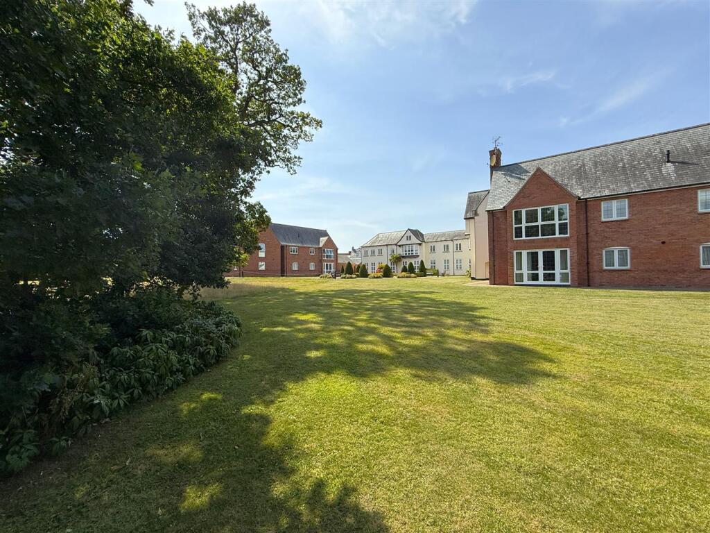 Communal Gardens B.JPG