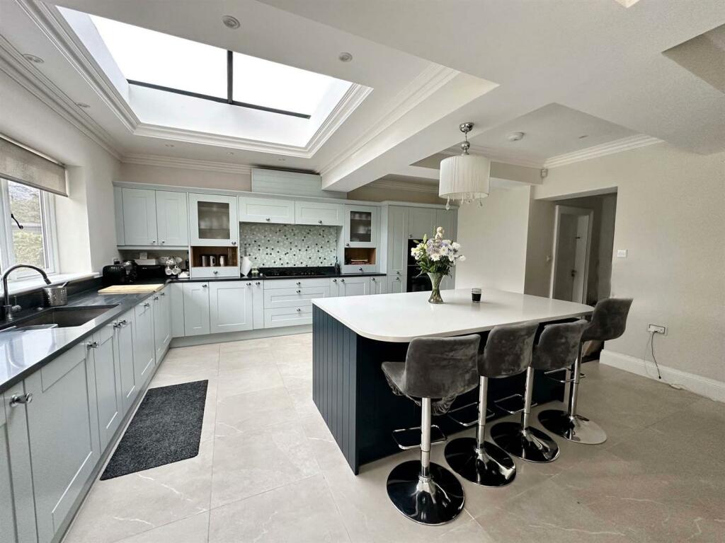 kitchen 3.jpg