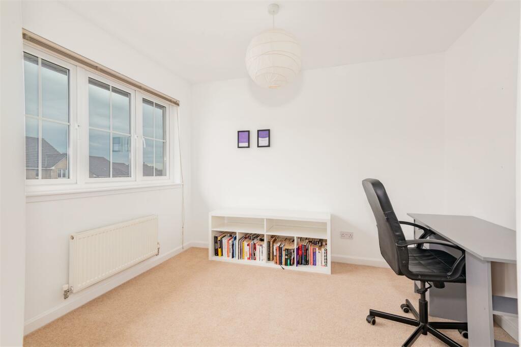 10 Lochty Drive Kinglassie-13.JPG