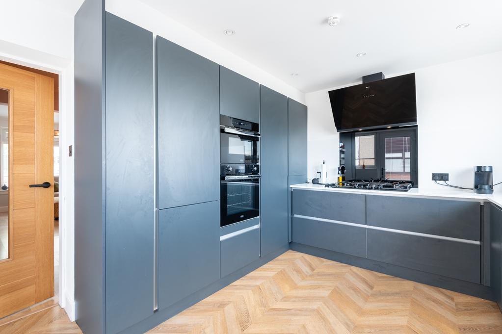 KITCHEN LEFT