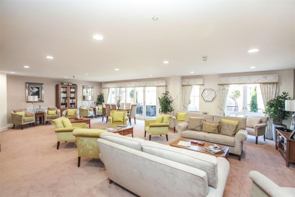 Homeowners Lounge.jpg