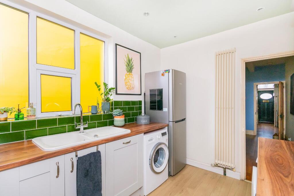 5GS5TN - Kitchen A.jpg