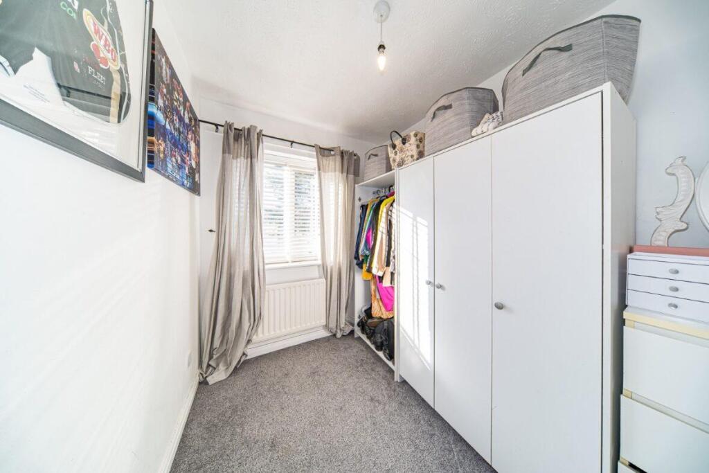 3 Deanwood Close bedroom 3.jpg
