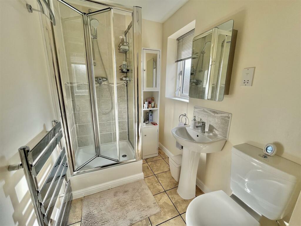 En Suite Shower Room.jpg
