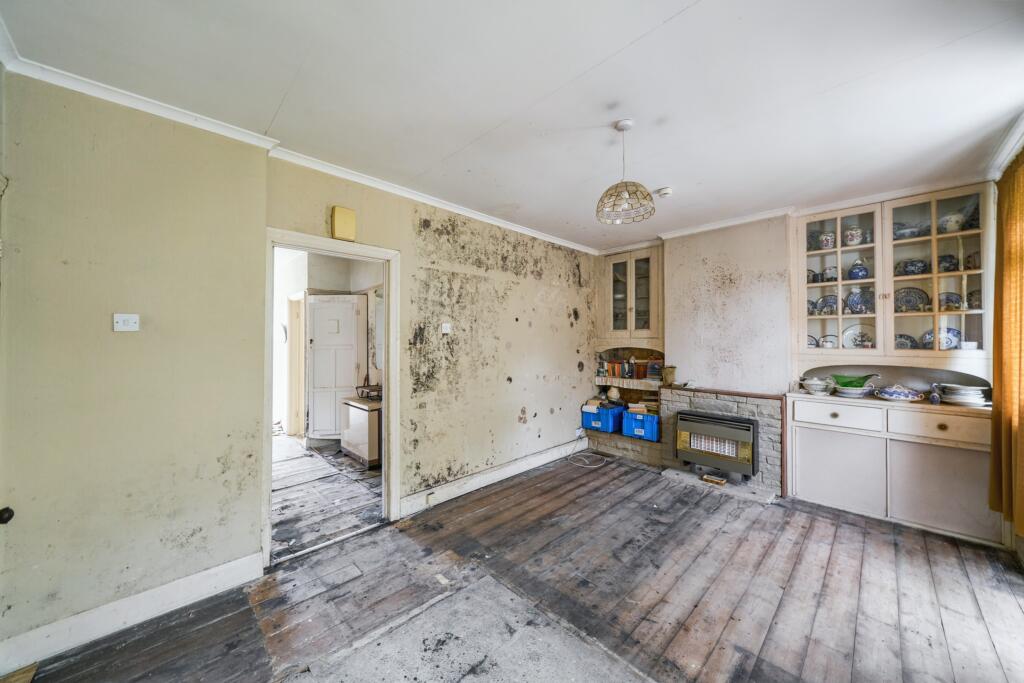 129 Linden Avenue, Ruislip, Middlesex, HA4 8TY