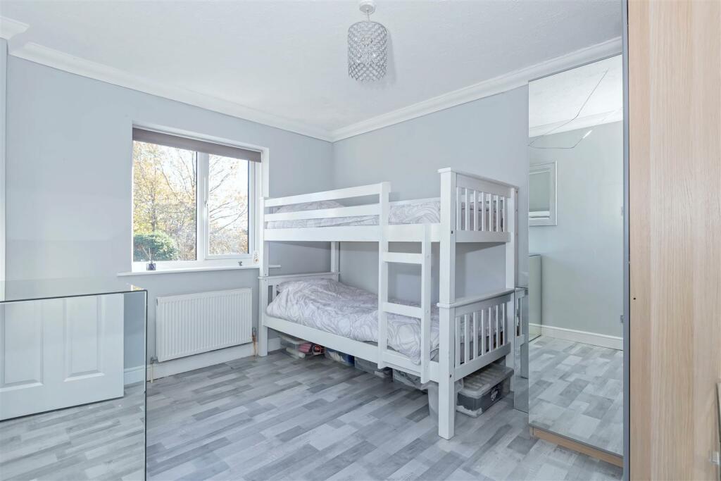 Carisbrooke Drive_2.jpg