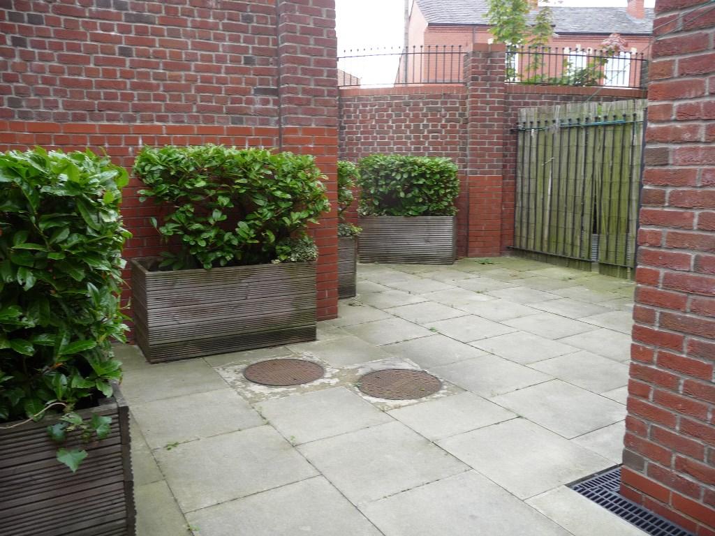 PATIO GARDEN