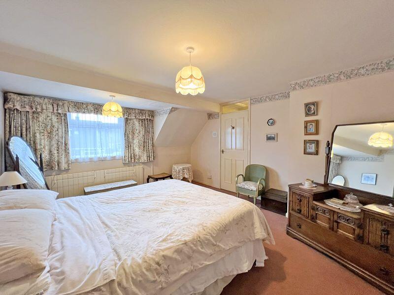 UPSTAIRS BEDROOM