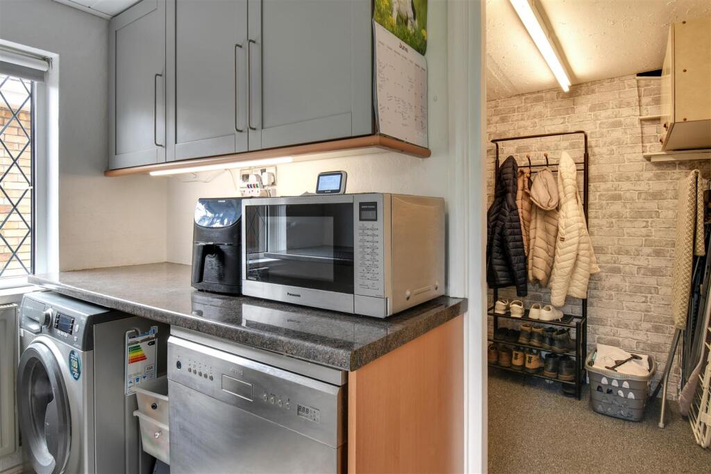 UTILITY INTO BOOT ROOM