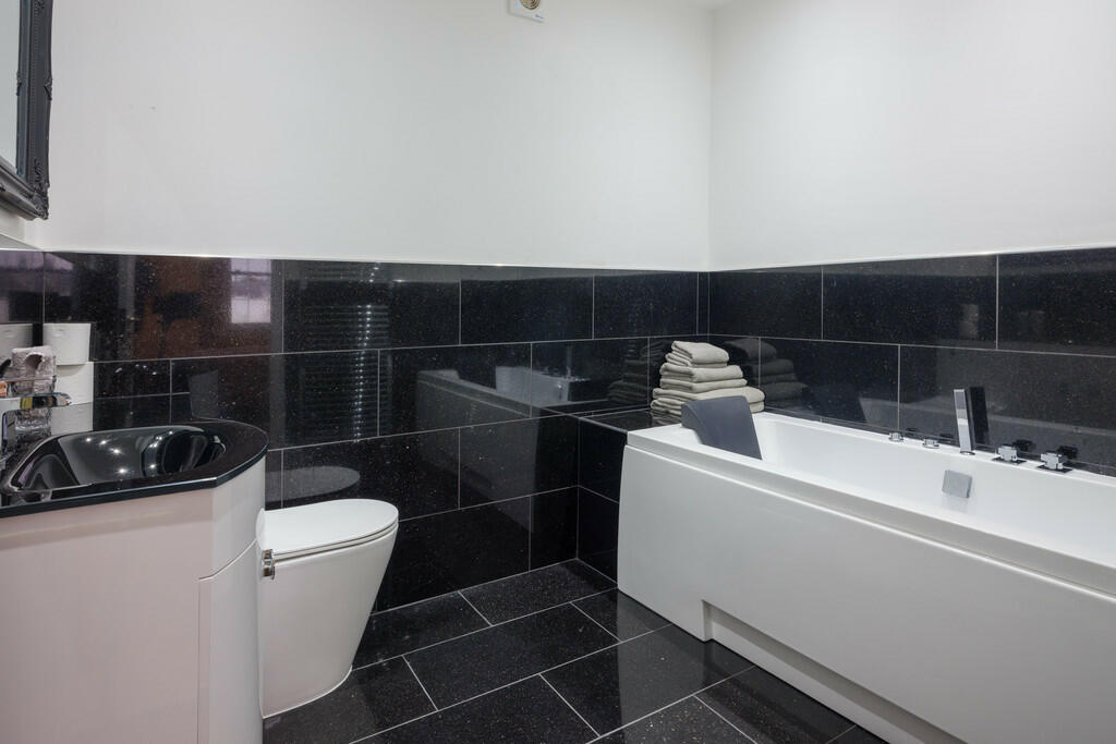 Apartment One (Ma...