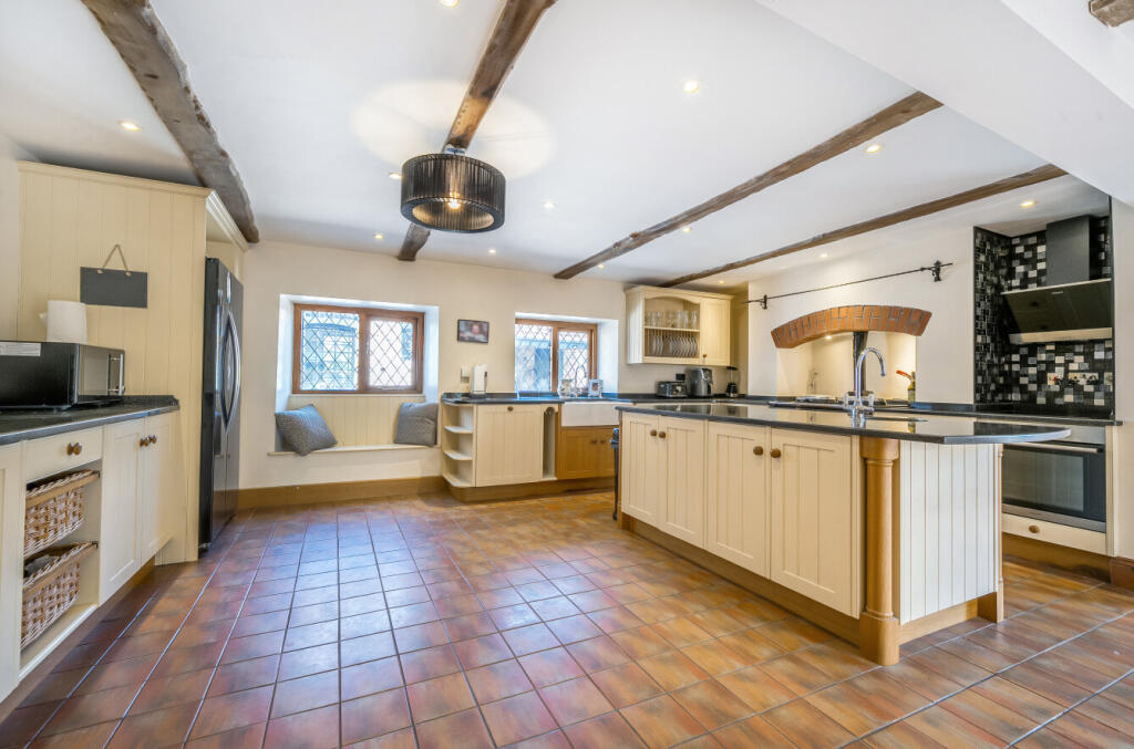 1281793-17-68272f...