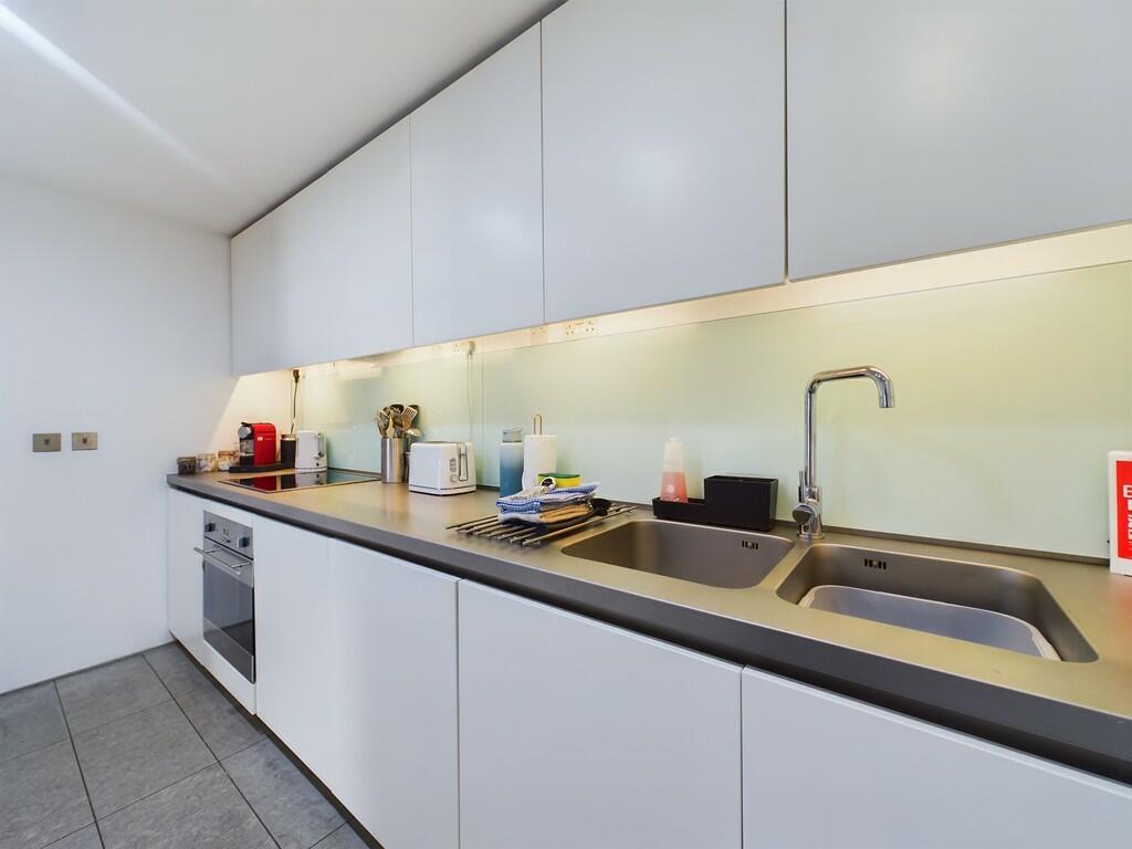 CAM02089G0-PR0294...