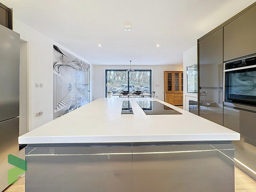 Fitted Breakfast ...