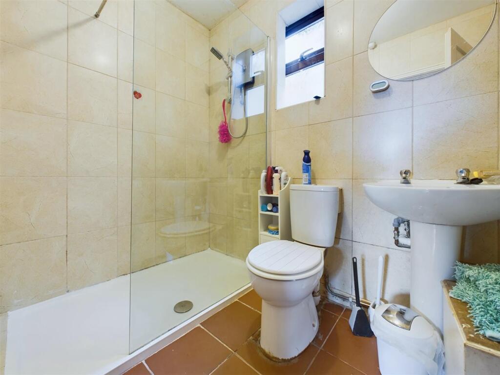 Shower room: