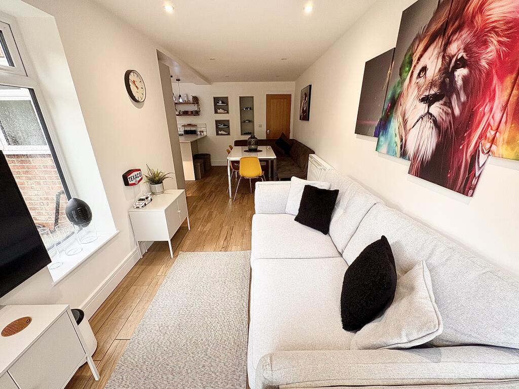 Snug and Dining Area