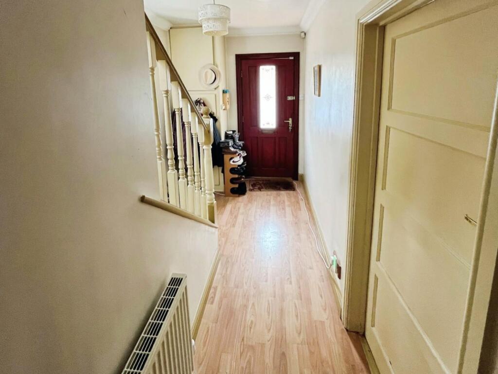 9ba98fd1-ENtrance 20Hallway 201.jpg