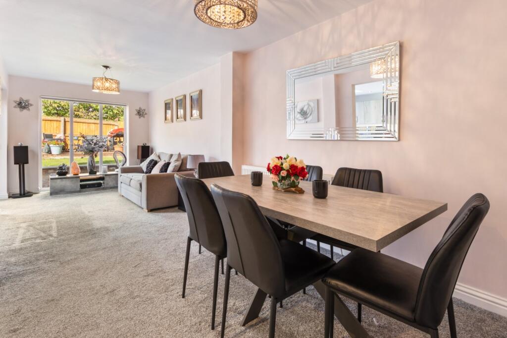 Sitting/Dining