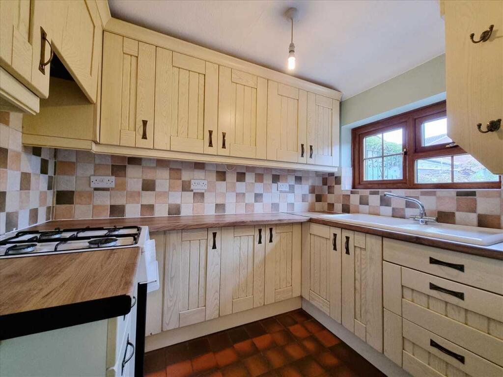 Kitchen: