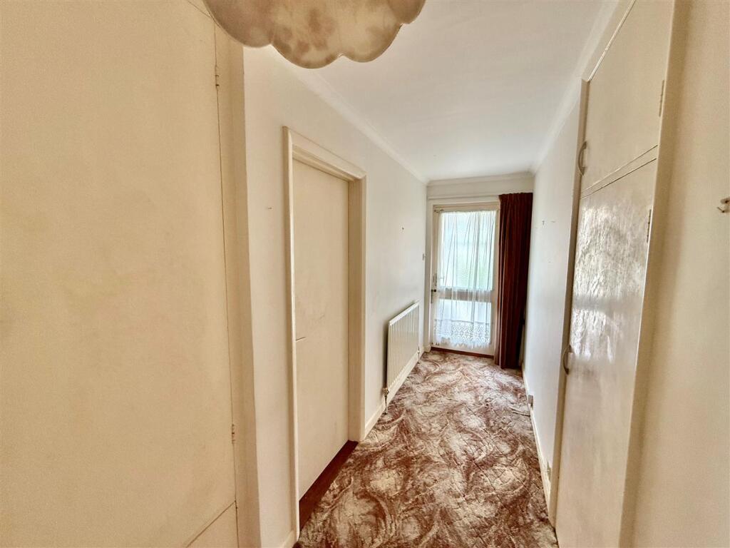 Hallway.jpg