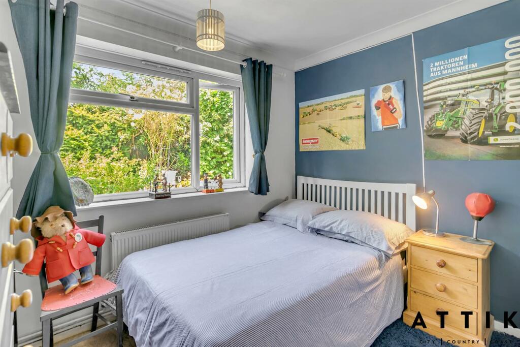 10 Valley Close, Holton IP19 8NF (14).jpg