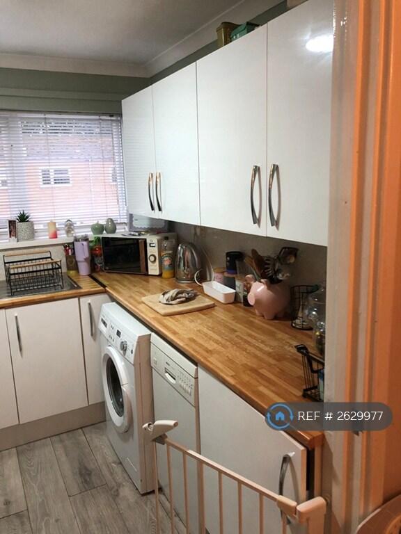 Kitchen View2