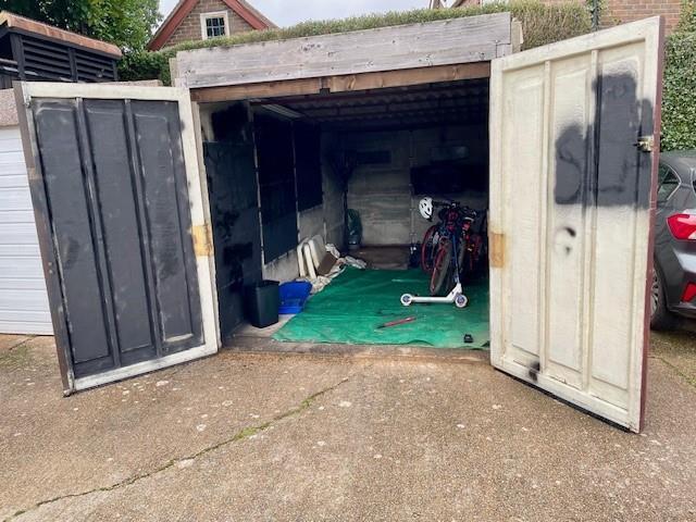 Garage 2.jpg