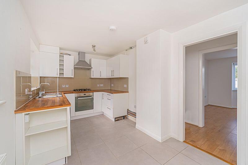 Eat-In Kitchen