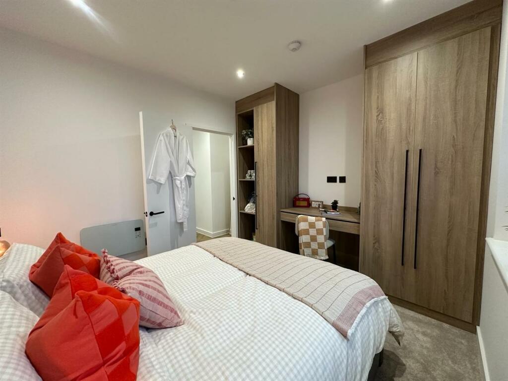 Penthouse 16.jpg