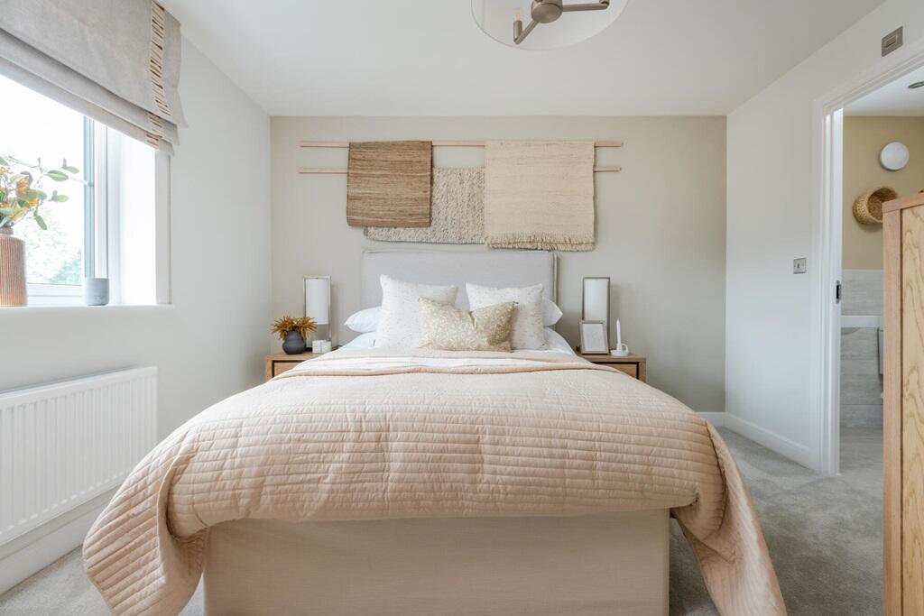 Another en-suite features in bedroom 2