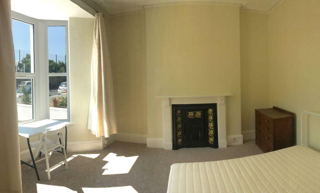 8 Marlborough - Bedroom 1.JPG