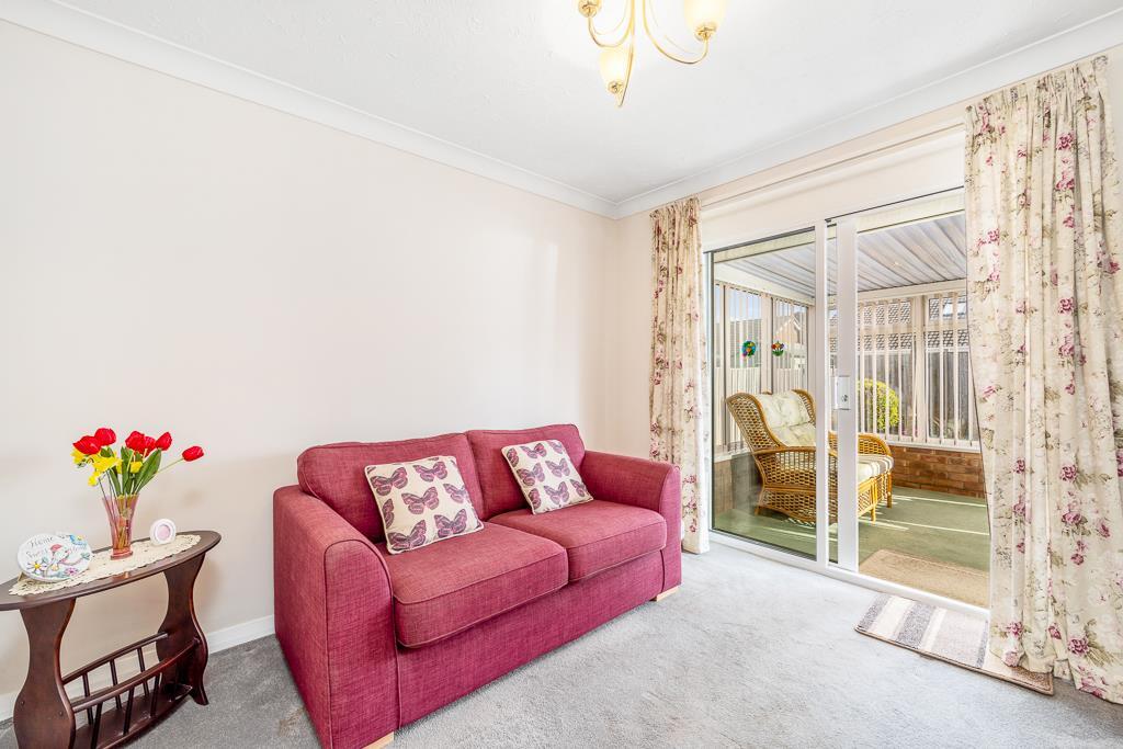 Bedroom 2/Dining Room